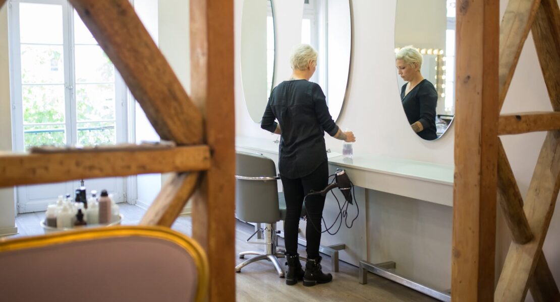 Assurance professionnelle coiffeur : quelles garanties pour sécuriser votre activité ?