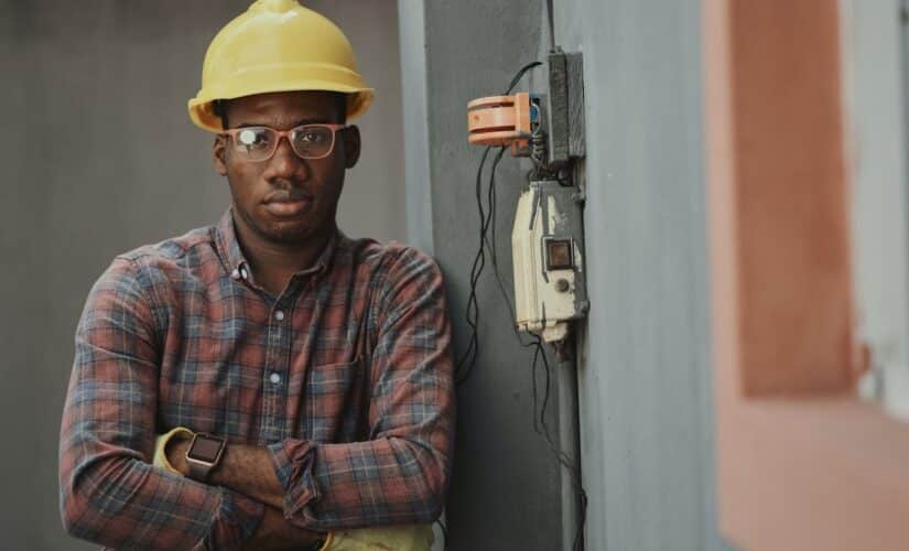 Assurance professionnelle pour électricien : obligations, garanties et tarifs